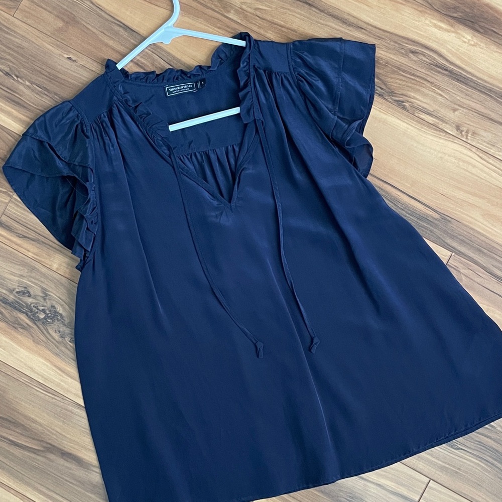 Vineyard Vines Navy Blouse with Ruffle Sleeves silk blend size S like new